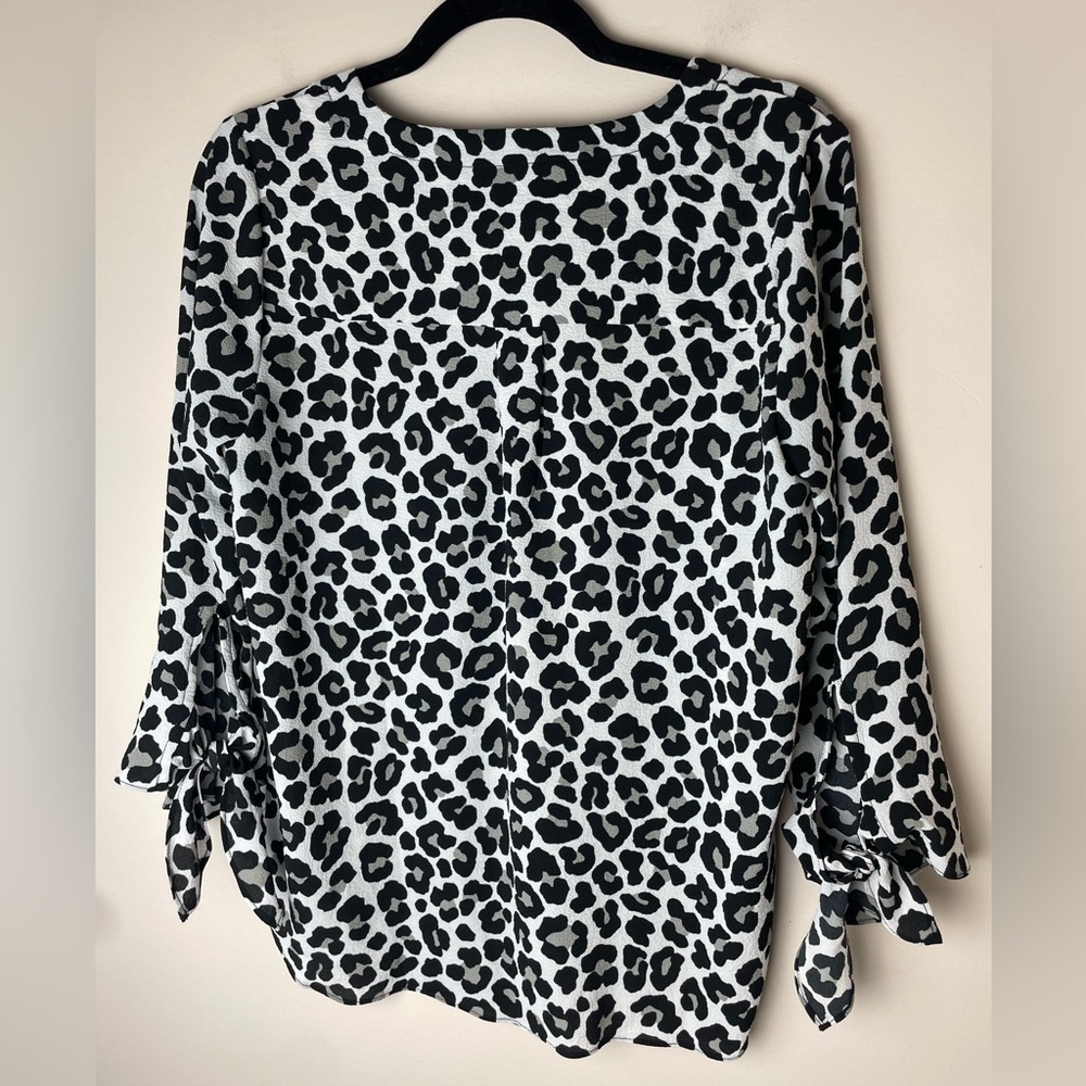 Michael Kors Leopard Animal Print Top Blouse Women’s Small White Black Gray - Picture 5 of 9